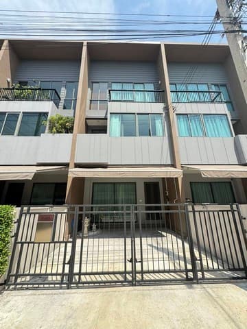 รหัสC7159 ให้เช่าทาวน์โฮม 3ชั้น บ้านกลางเมืองพระราม 9 – กรุงเทพกรีฑา บ้านตกแต่งครบพร้อมอยู่