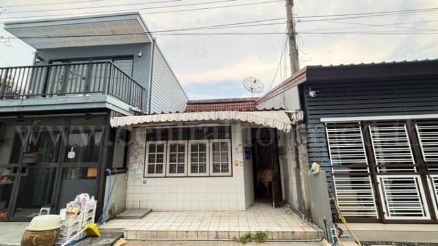 ทาวน์เฮ้าส์ สินสมบูรณ์ อ้อมน้อย ติดถนนพุทธมณฑลสาย 4 ราคาถูกมาก