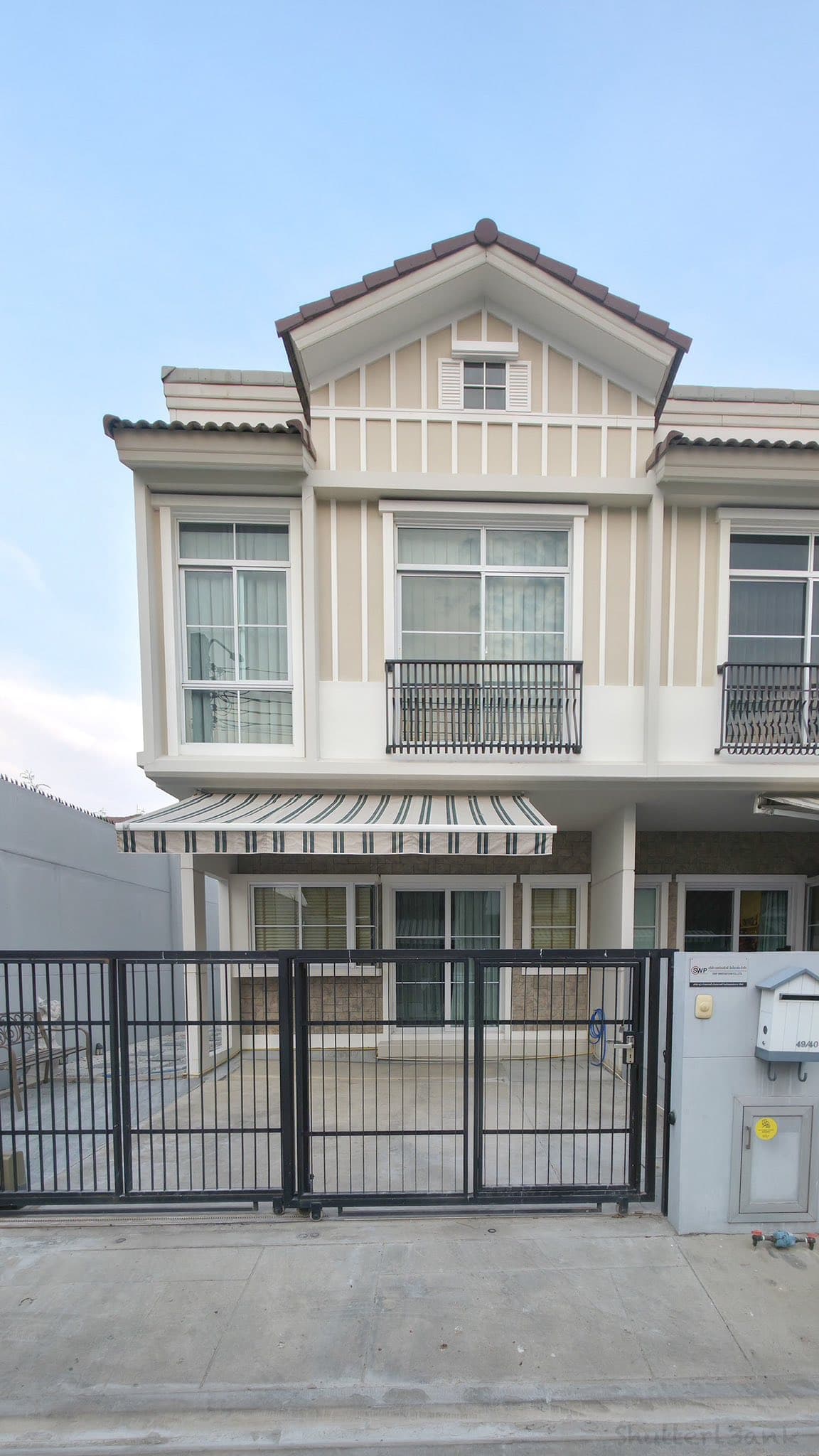 BH4040 ให้เช่าทาวน์โฮม 2 ชั้น หมู่บ้านอินดี้ 4 บางนา กม.7 หลังมุม พร้อมเข้าอยู่ ใกล้ Mega Bangna และ IKEA เพียง 1 นาที เฟอร์นิเจอร์ครบ