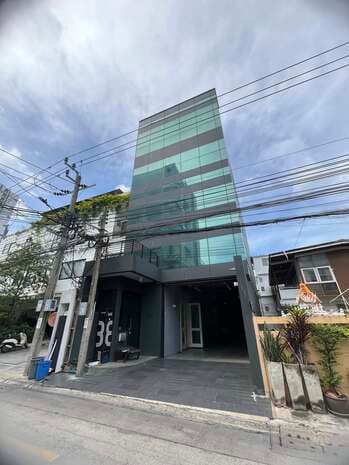 Rare Residential Building for Rent with Lift Access Prime Thonglor 23 Location
