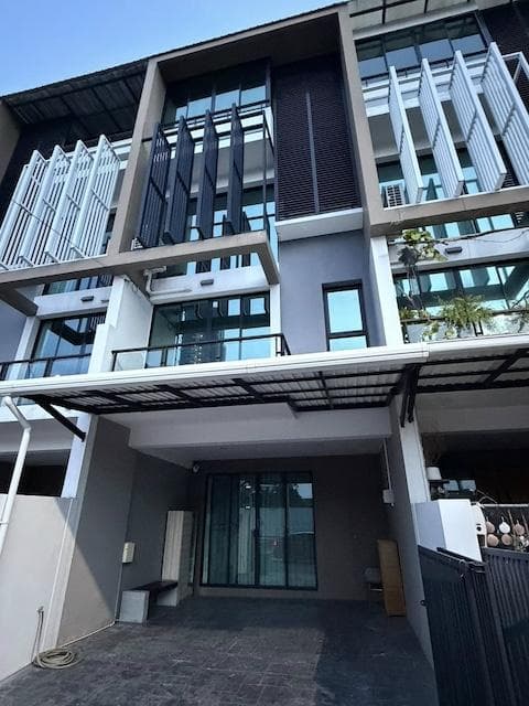 HR 9997 ปล่อยเช่าและขาย Townhome Luxury 3.5 ชั้น Bless Town Sukhumvit 50 ใกล้ BTS อ่อนนุช