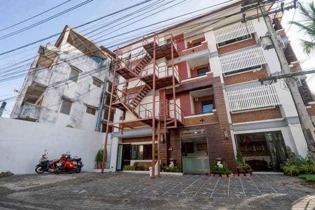 โซนคูเมือง ให้เช่า 120,000 บาท/เดือน โรงแรมในคูเมืองเชียงใหม่ พร้อมใบอนุญาตถูกต้อง เหมาะสำหรับลงทุนและดำเนินกิจการต่อได้ทันที