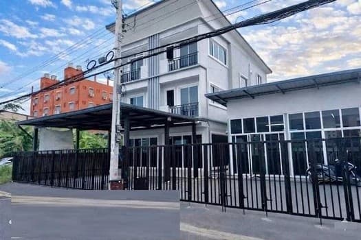 HR 10010 ให้เช่าโฮมออฟฟิศ 3 ชั้น เฉลิมพระเกียรติ ร.9 ย่านสวนหลวง อุดมสุข สุขุมวิท103 ใกล้ รถไฟฟ้า MRTสีเหลือง ศรีอุดม