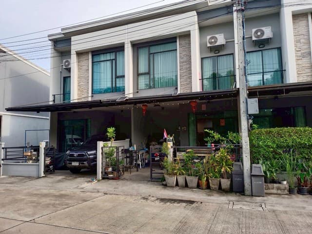 ขายทาวน์โฮม พลีโน่ พหลโยธิน-วัชรพล 1 – ความเป็นส่วนตัวระดับพรีเมียม (ไม่มีบ้านฝั่งตรงข้าม!)