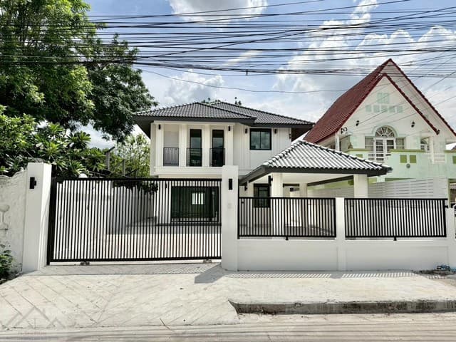 ขายบ้านเดี่ยว 2 ชั้น 58 ตรว. หมู่บ้านกรุงทอง 4 ซอยนวมินทร์ 111 บ้านสวย ตกแต่งใหม่พร้อมอยู่ ทำเลดีเข้าออกได้หลายทาง
