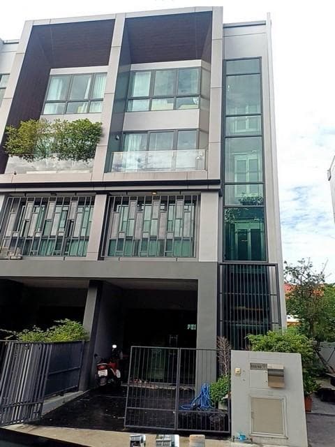 HR 10028 ให้เช่าโฮมออฟฟิศหรู 4ชั้นหลังมุมโครงการ เจ ดับบลิว เออร์เบิน สรงประภา ดอนเมือง พร้อมลิฟต์