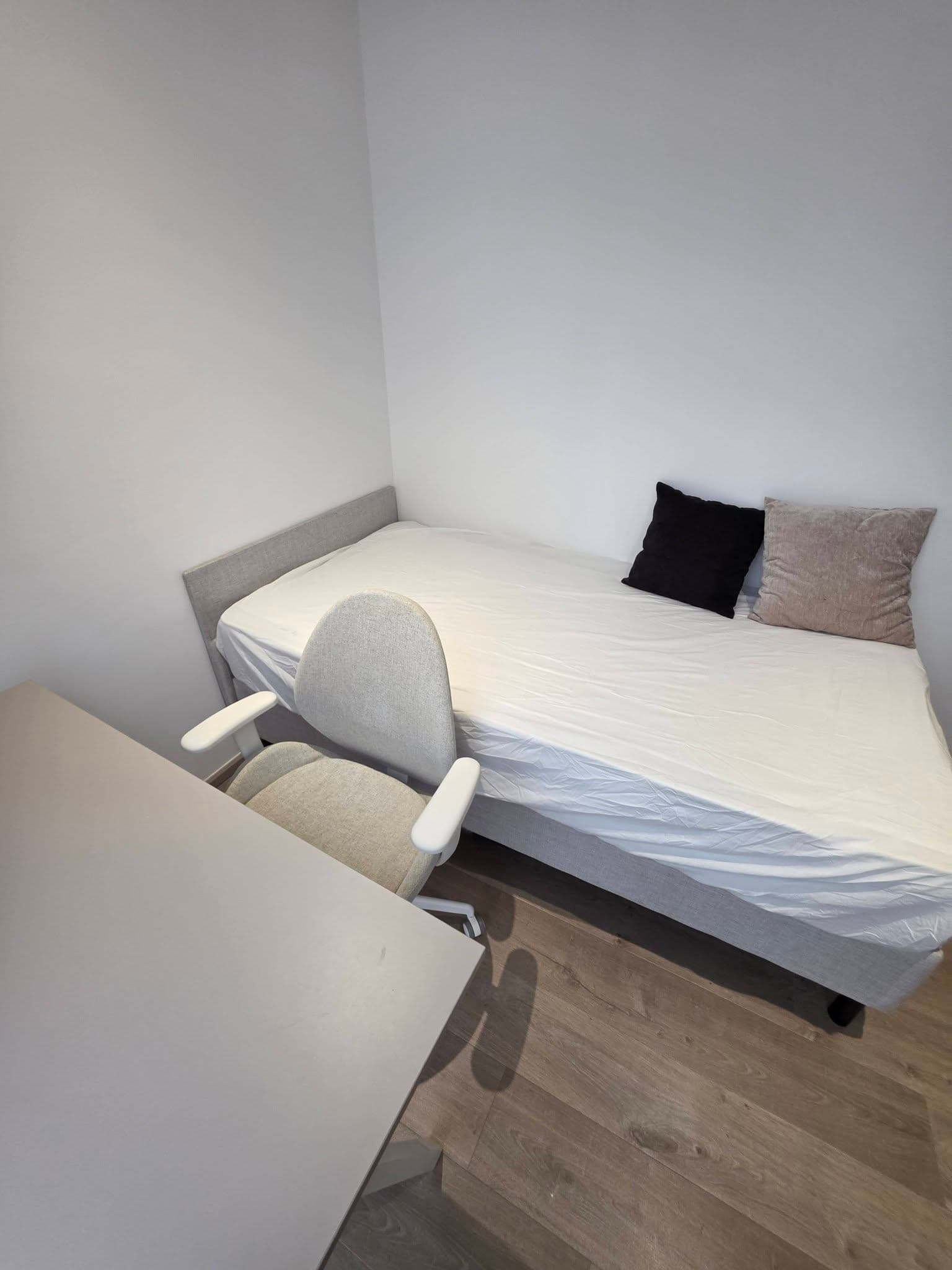 Fynn Asoke Spacious Clean Comfortable 7th Floor BTS Asoke