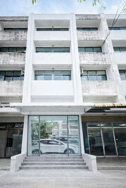 รามคำแหง 4-14 อาคารพาณิชย์ 4.5 ชั้น 4นอน พระราม9 3 น้ำ 18 ตร.ว.300 ตร.ม. เดอะมอลล์ รามคำแหง 300 ม. ม.รามคำแหง 1 กม.หัวหมาก