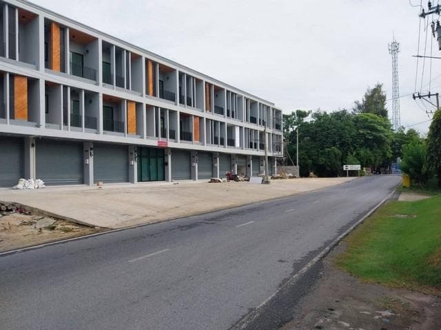 ให้เช่าอาคารพาณิชย์สร้างใหม่ 3 ชั้น 24.4 ตร.ว. ย่านพระราม 5 นครอินทร์ ใกล้อนุบาลเด่นหล้า