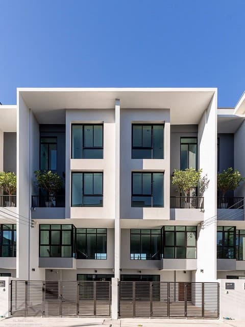 ให้เช่าโฮมออฟฟิศ 4 ชั้น 250 ตร.ม. โครงการ 128 Possible Private Home Office ย่านวัชรพล-สายไหม ใกล้ BTS สายหยุด เพียง 5 นาที