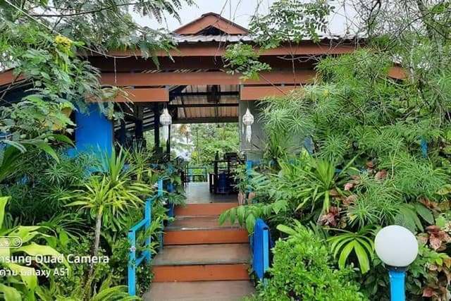 ขายที่ดินพร้อมสิ่งปลูกสร้าง (ร้านอาหาร) เนื้อที่ 1 ไร่ 2 งาน 85 ตรว. ต.สันโป่ง อ.แม่ริม จ.เชียงใหม่