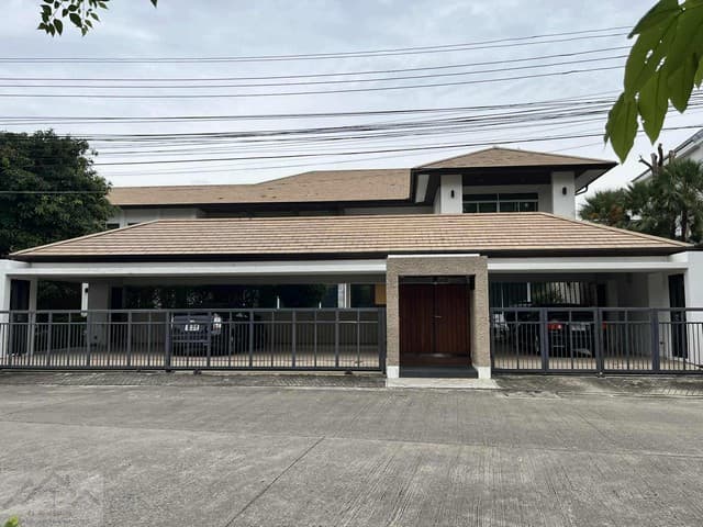 บ้าน - 75000000 บ. 5 BR 6 น้ำ ขนาด 59 ตรว. 2 Ngan 0 RAI ใกล้ เดอะคริสตัล เลียบด่วน ใกล้แหล่งอำนวยความสะดวก