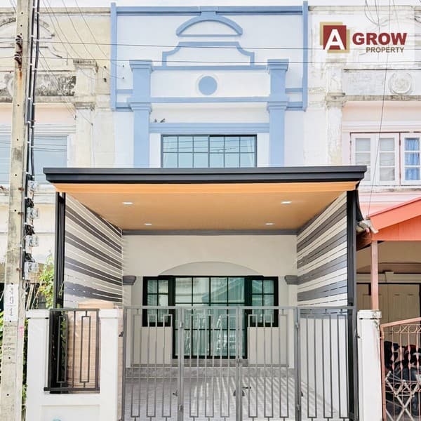 หมู่บ้านพูนสินธานี 1 (พูนทอง6) ซอยเคหะร่มเกล้า 64 เทอเรสหลังบ้านกว้างมาก ทำเลดี รีโนเวทใหม่ พร้อมอยู่
