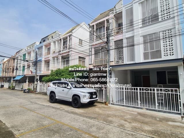 townhome ขายทาวน์โฮม 3 ชั้น (รีโนเวทแล้ว) ม.ทรัพย์หมื่นแสน ซ.นวลจันทร์ 36 3500000 THAI BAHT ไม่ไกลจาก สถานีรถไฟฟ้าสีชมพู รามอินทรา กม.6, โรงเรียนนวมินทร์ราชูทิศ และตลาดนัดเลียบทางด่วน พร้อมให้คุณได้จับจอง กรุงเทพ