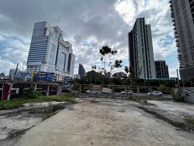 ที่ดิน - ใหญ่ขนาด 0 ไร่ 0 ngan 264 Square Wah 270000 THB เยี่ยม ผังสีแดง ติดถนน 2 ด้าน