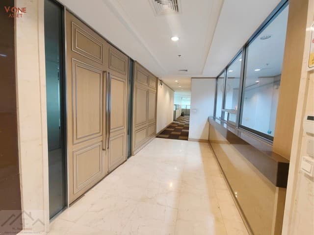 ให้เช่าสำนักงานอาคาร RS TOWER ขนาด 1,132.48 ตรม. ชั้น 13 ติด MRT ศูนย์วัฒนธรรม ทางออก 4