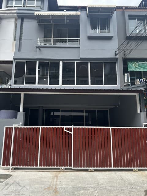 ให้เช่าโฮมออฟฟิศ 4 ชั้น 300 ตร.ม. 5 ห้อง หมู่บ้านสินธานี ลาดพร้าว 80 รีโนเวทใหม่ ใกล้เลียบด่วน ใกล้รัชดาเหม่งจ๋าย