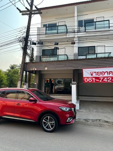 DSL-291 ขาย ทาวน์เฮ้าส์ ทาวน์โฮม 3 ชั้น (ห้องมุม) ขนาด 31.6 ตร.ว. (พื้นที่ใช้สอย 300 ตร.ม.) อ.เมืองเลย จ.เลย ชั้นทั้งหมด 3 ชั้น ใกล้กับ เยื้องกับโรงแรมศรีสุขเดอเลย และห่างจากโลตัสเ