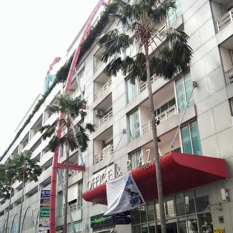ให้เช่า สำนักงาน อาคารเดอะเทรนดี้ 1 งาน 100 ตารางวา กรุงเทพ วัฒนา ชั้นทั้งหมด 1 ชั้น 25000 บาทต่อเดือน