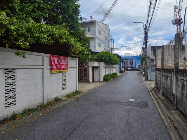 ขายบ้านพร้อมที่ดินลาดพร้าว64แยก1ใกล้ถนนหลักลาดพร้าว