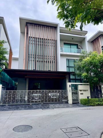 2376 ขาย บ้าน Park Avenue Private กรุงเทพกรีฑา 35000000 บาท ชั้นทั้งหมด 3 ชั้น กรุงเทพ บางกะปิ ใกล้กับ The Park Community Mall