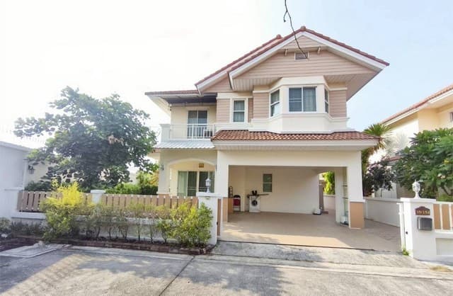 ให้เช่าบ้านเดี่ยว 2 ชั้น ขนาด 65ตรว 3นอน 3 น้ำ มีเฟอร์ พร้อมอยู่ หลังริม ใกล้ทะเลบางแสน ชลบุรี