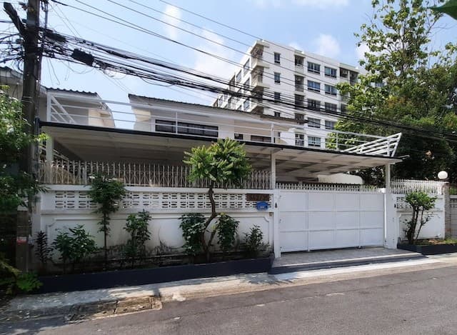 ให้เช่า บ้าน BH4166 ให้เช่าบ้านเดี่ยวห้วยขวาง ประชาราษฎร์บำเพ็ญ 24 บ้านพร้อมอยู่ พื้นที่ใช้สอย 200 ตร.ม. 3 ห้องนอน 3 ห้องน้ำ 77 ตร.วา