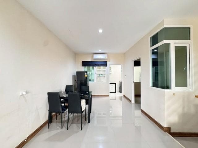 ให้เช่าทาวน์โฮม 2 ชั้น 113 ตร.ม โกลเด้นทาวน์ 2 อ่อนนุช-ลาดกระบัง ใกล้ ARL ลาดกระบัง