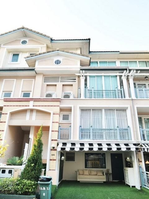 ให้เช่าทาวน์โฮม 4 ชั้น 24 ตร.ว. คริสตัลวิลล์ ประดิษฐ์มนูธรรม 19 ใกล้ Central Eastville