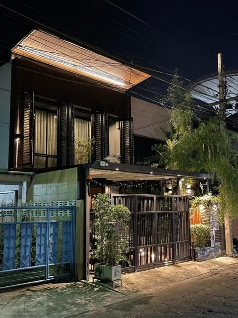 ให้เช่า ขาย ทาวน์โฮม 2 ชั้น ซอยรามคำแหง 26/1 เดินทางสะดวก ใกล้เดอะไนน์พระราม 9