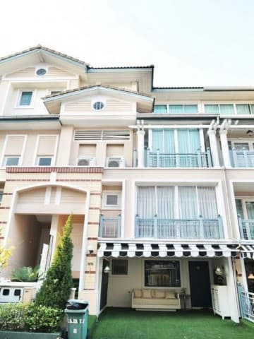 HR 10120 ให้เช่า ขายทาวน์โฮมหรู 4 ชั้นย่านเลียบด่วน 4 ห้องนอน คริสตัลวิลล์ ประดิษฐ์มนูธรรม19 ใกล้ Central Eastville