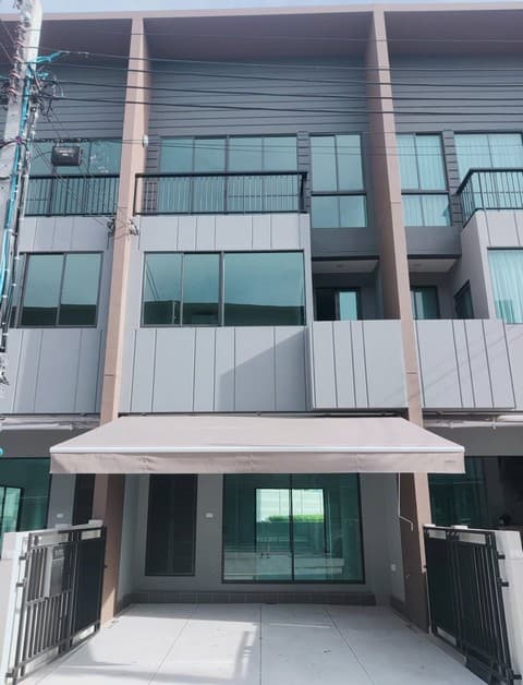 P714 ให้เช่าทาวน์โฮม 3 ชั้น โครงการ บ้านกลางเมือง วัชรพล Baan Klang Muang Watcharapol ถนนสุขาภิบาล 5 เหมาะพักอาศัย