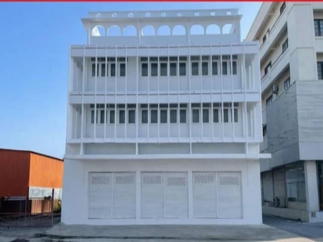 ให้เช่าอาคารพาณิชย์ 3 ชั้น 3 คูหา 840 ตร.ม. พร้อมดาดฟ้า ถนนเทพารักษ์ ปรับปรุงใหม่ ใกล้ MRT สถานีทิพวัล เหมาะทำออฟฟิศ คลินิก โชว์รูม