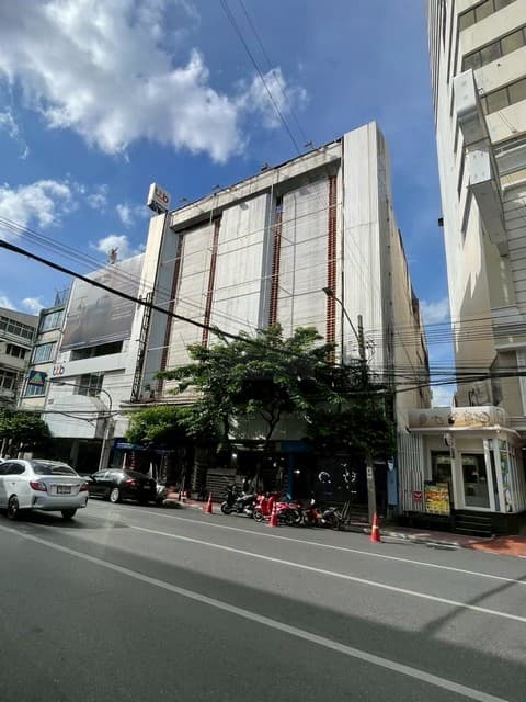 T26-161 ให้เช่า อาคารพาณิชย์ - 500000 บาทต่อเดือน 53 ตร.วา ชั้นทั้งหมด 5 ชั้น