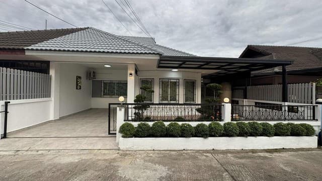 บ้านเดี่ยวพร้อมอยู่ เขตพัทยา เขาตาโล หมู่บ้านรวิพรโกลเด้นฮิลล์ FP-H02092