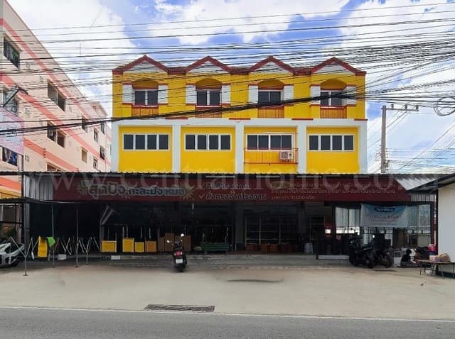 อาคารพาณิชย์ 3.5 ชั้น 4 คูหา ถนนบางนา-ตราด บางโฉลง ราคาถูกที่สุด