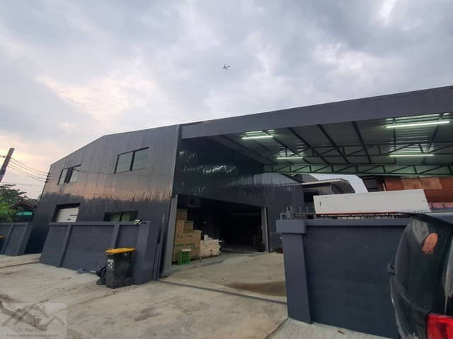 T26-631 ขาย บ้าน - ห้องนอน 2 ห้อง ห้องน้ำ 3 ห้อง ใกล้กับ ใกล้สโมสรตำรวจ โรงแรมรามาการ์เด้นส์ ชั้นทั้งหมด 2 ชั้น
