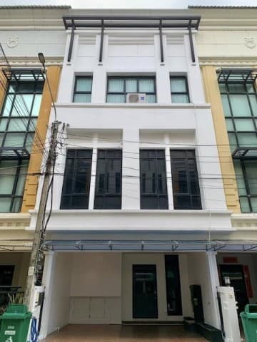 HR 10153 ให้เช่าทาวน์โฮม 3.5 ชั้น บ้านกลางกรุง ออฟฟิศ พาร์ค บางนา พร้อมเฟอร์นิเจอร์ จดทะเบียนบริษัทได้