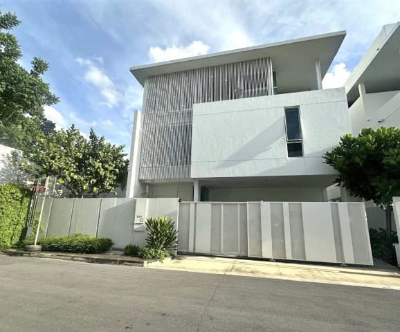 บ้านเดี่ยวเลียบด่วน VIVE Ekamai-Ramintraโยธินพัฒนา3 4bed 5 bathrooms fully furnished