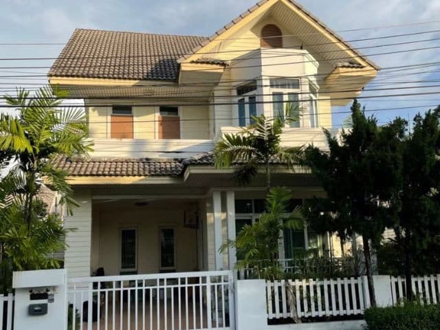 บ้านเดี่ยวในโครงการ ปาล์มสปริงส์คันทรีโฮมส์ เฟอร์นิเจอร์ครบ พร้อมหิ้วกระเป๋าเข้าอยู่ได้ทันที