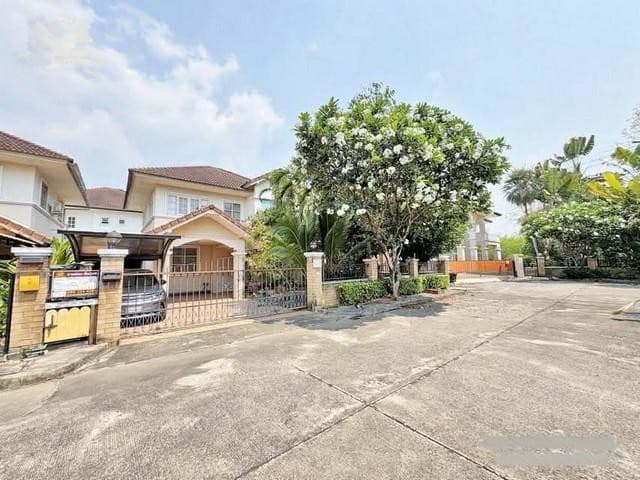 บ้านเดี่ยว 4 ห้องนอน บนที่ดิน 76 ตร.ว. พื้นที่ใช้สอยกว่า 251 ตร.ม. ทำเลหางดง–สันป่าตอง พร้อมของแถมครบ ในราคาเพียง 4.89 ล้านบาท