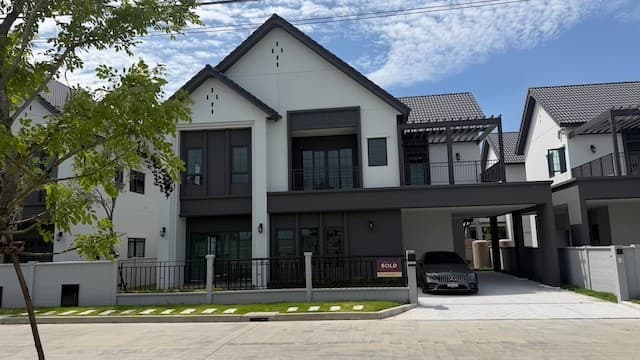 BH4190 ให้เช่า บ้าน BH4190 บ้านเดี่ยวให้เช่าและขาย CENTRO Bangna Phase 2 ใกล้ Mega Bangna พื้นที่ใช้สอย 303 ตร.ม. 120,000 บาท/เดือน 73 ตร.วา