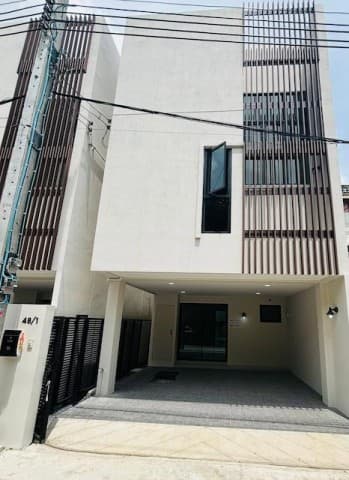 HR 10167 ให้เช่าทาวน์โฮม 3 ชั้น Oak House สุขุมวิท 101/1 ใกล้ BTS อุดมสุข และ True Digital Park พร้อมอยู่