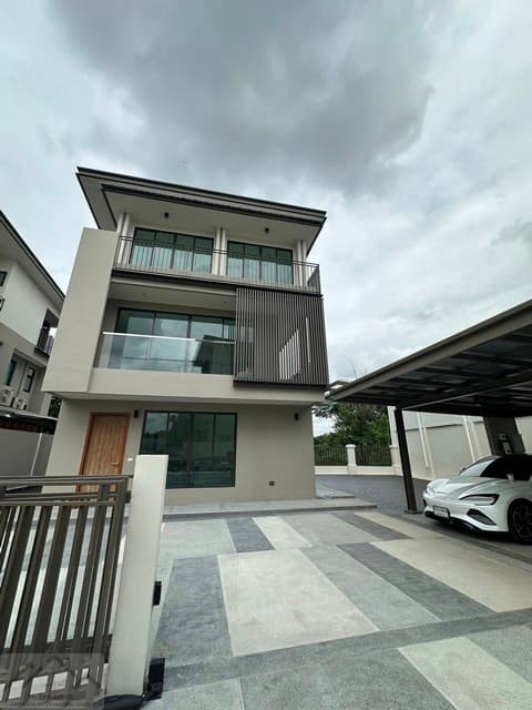 T26-605 ขาย บ้าน - 16800000 บาท กรุงเทพ ชั้นที่ 1 ชั้นทั้งหมด 3 ชั้น