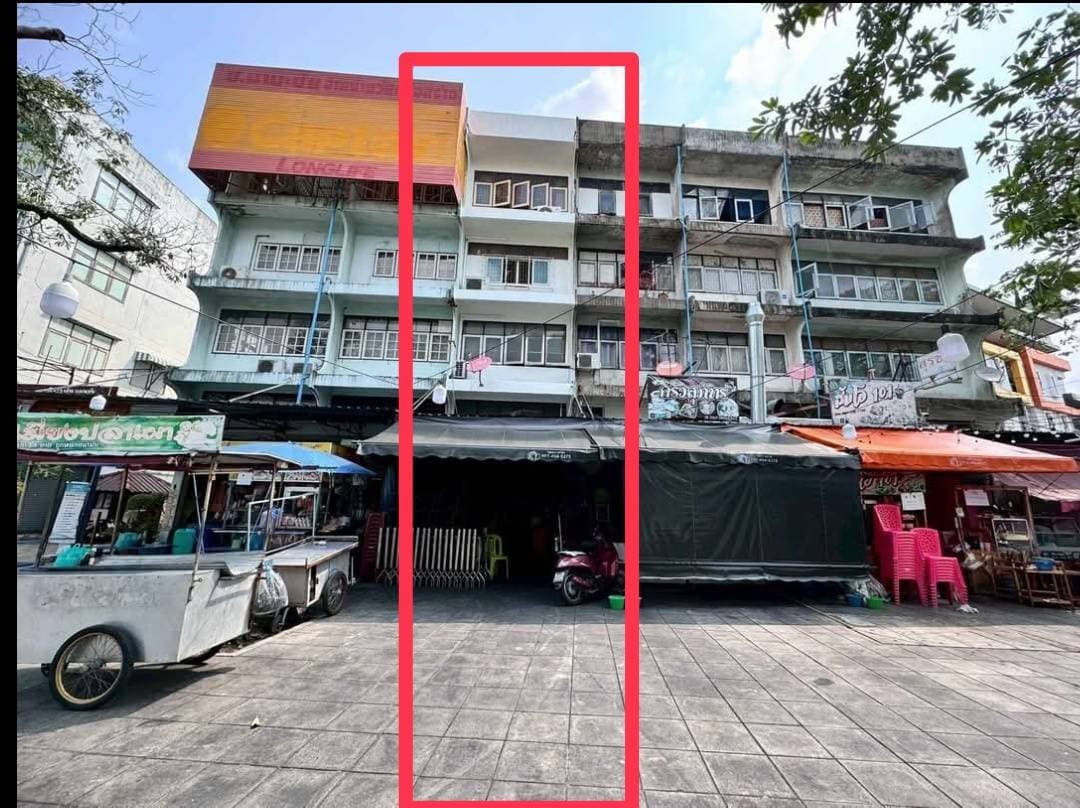 ขายด่วนอาคารพาณิชย์ 4 ชั้นครึ่ง 1 คูหา ทำเลทอง ซอยเอกมัย 30 ใจกลางเมือง ใกล้ BTSเอกมัย ขายขาดทุน ราคานี้หาไม่ได้แล้วในเอกมัย