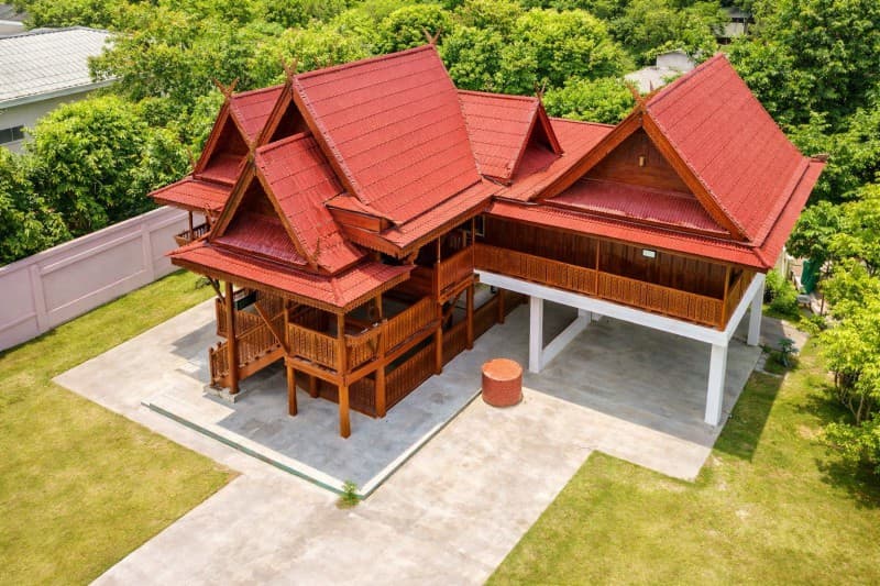 บรรยากาศรีสอร์ตส่วนตัวย บ้านทรงไทยล้านนา 3 นอน 3 น้ำ เชียงใหม่ ดอยสะเก็ด ใกล้เทศบาลตำบลสันปูเลย 900 ม. ใกล้ รร.บ้านป่าขุย 700 ม.