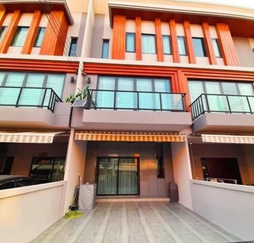 HR 10177 ให้เช่าทาวน์โฮม 3 ชั้น 4 ห้องนอน ไอเจ้นท์ พัฒนาการ Eigen Pattanakarn ซอยพัฒนาการ 99 (เข้าซอย 100 เมตร) ใกล้สวนหลวง ร.9