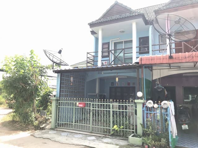 ขายทาวน์เฮ้าส์ 2 ชั้น ถนนผังเมือง ทุ่งสุขลา ศรีราชา จ.ชลบุรี