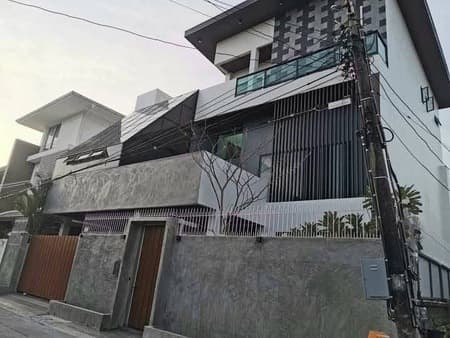 ขาย บ้านเดี่ยว ซอยรัชดานิเวศน์ 16 ใกล้mrtห้วยขวาง ย่านห้วยขวาง 095-164-2956