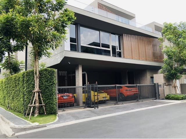 T26-288 ขาย บ้าน - ห้องนอน 3 ห้อง ห้องน้ำ 5 ห้อง ชั้นทั้งหมด 3 ชั้น ใกล้กับ ใกล้ทางด่วน เพียง 3.5 กิโลเมตร ถึงทองหล่อ 71 ตร.วา